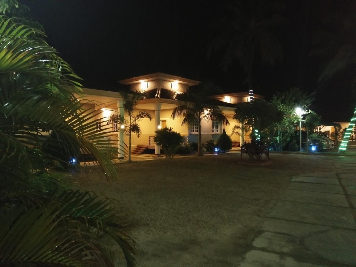Hotel Juno Pakokku Exteriér fotografie